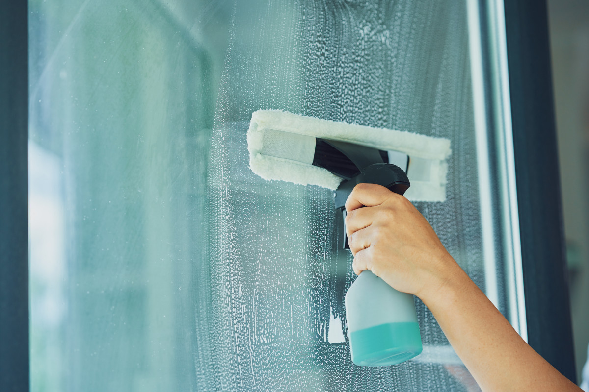 Camlar Neden İzli Kalır? Doğru Temizlik Taktikleri